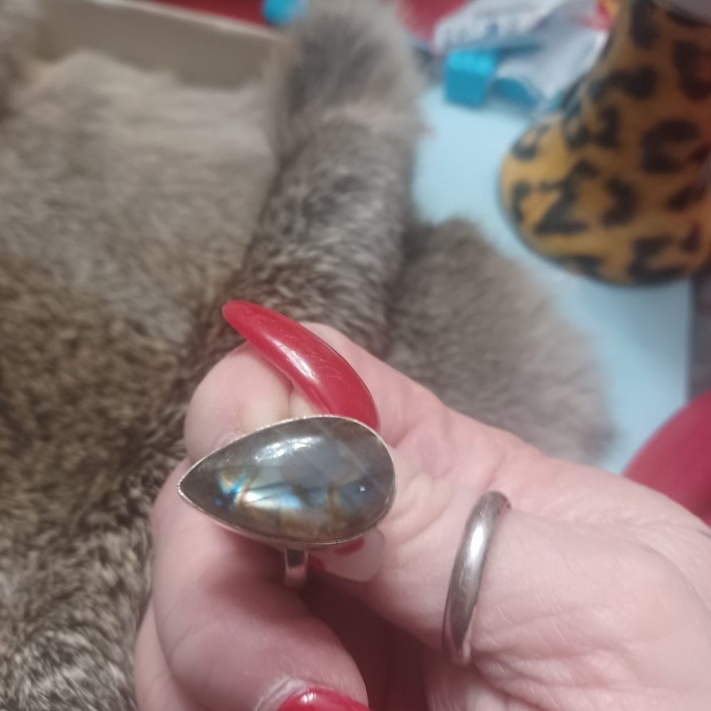 Solid Sterling Silver Size 9 Laboradite Ring. - image 2